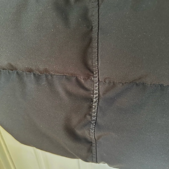 Canada Goose MacMillan Black Puffer Jacket with Hood and Front Zipper - Picture 8 of 8